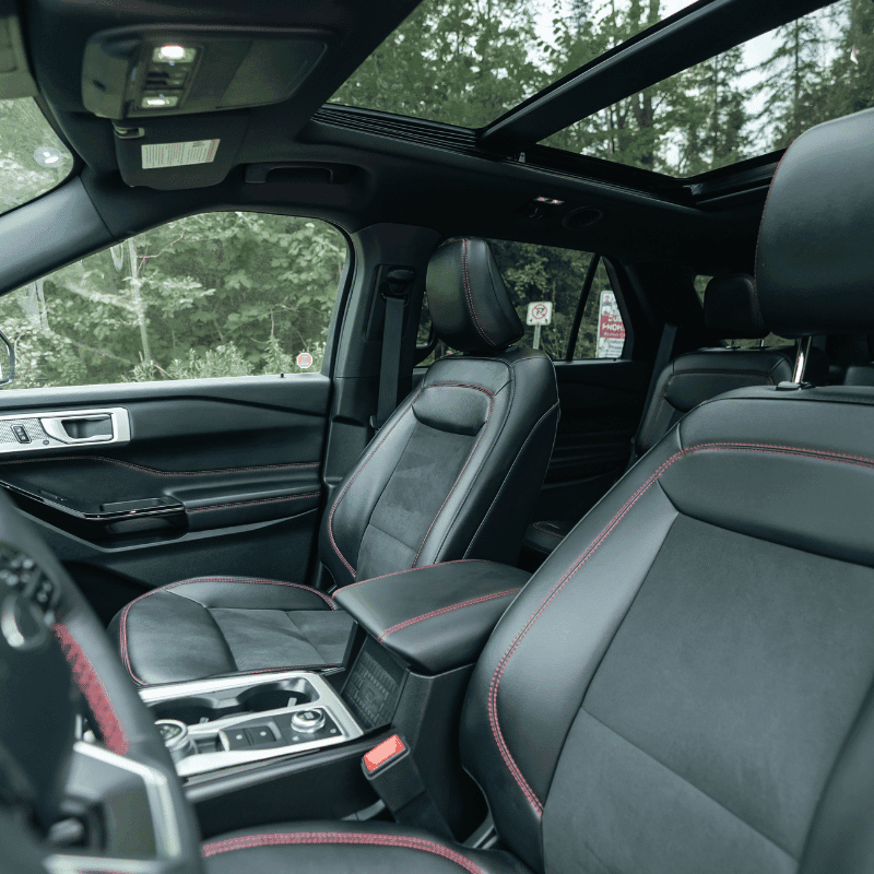 Ford Explorer interior seats and sunroof